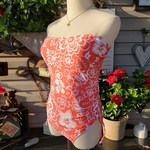 BEACH HOUSE ♡ Gorgeous Coral 'n White Strap(Less) Tie Back Adj Swimsuit 12